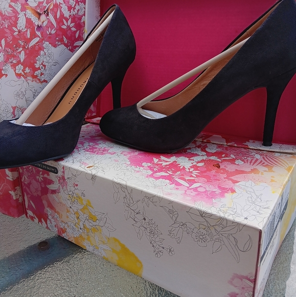 Black Sued size 9 High Heels - Picture 2 of 7